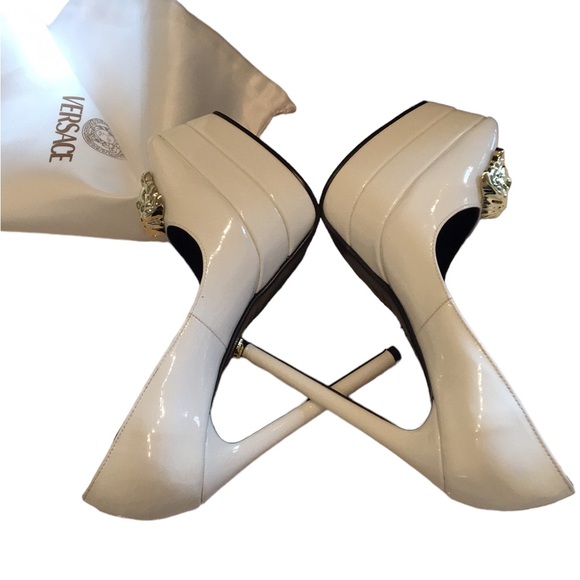 ‼️❤️🔥Versace Medusa Head Palazzo Platform Pump 👠 - Picture 9 of 12